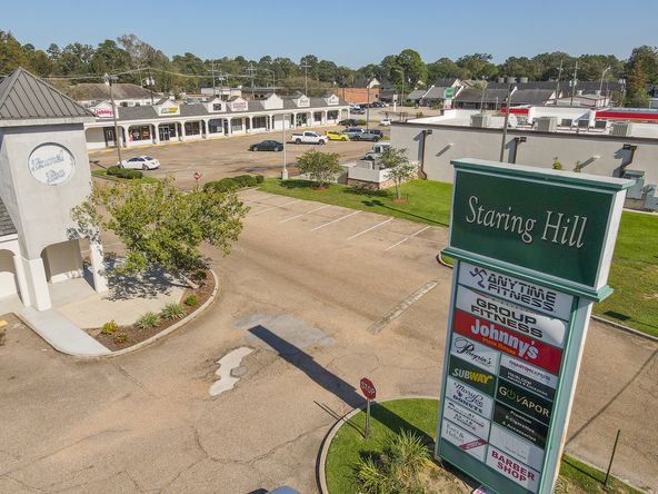 Retail Suite at Corner of Highland Rd / Staring Ln: 8827 Highland Rd, Baton Rouge, LA 70808